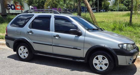 FIAT PALIO 1.8 MPI ADVENTURE WEEKEND 8V FLEX 4P MANUAL FIAT PALIO 1.8 MPI ADVENTURE WEEKEND 8V FLEX 4P MANUAL